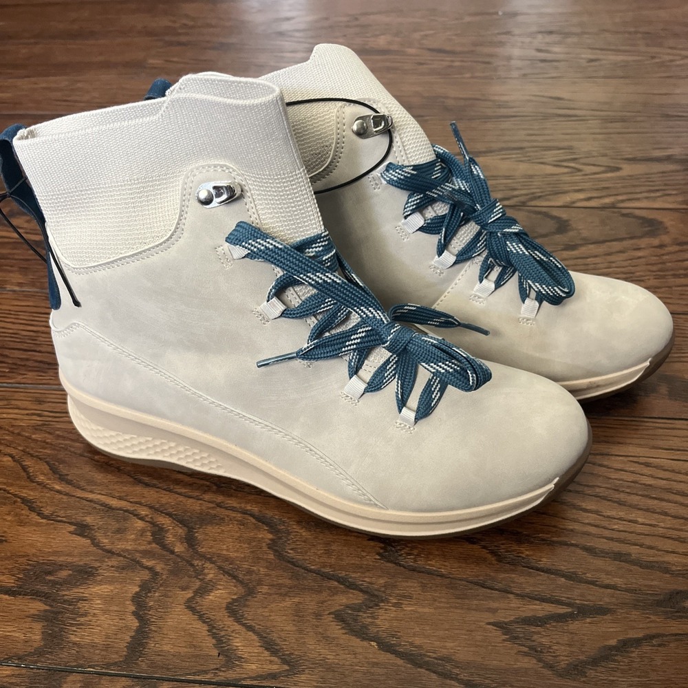Maurice's New Addie Hiker Hybrid Boot 8.5 Closet Round Toe